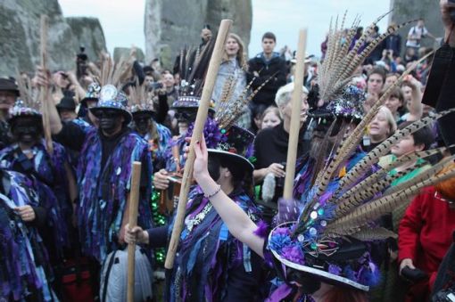 Midsummer-Solstice-celebrations-at-Stonehenge